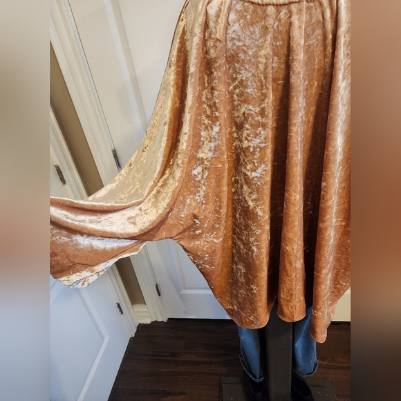 Kendall & Kylie Velvety Soft Pink Top/Sweater Size Small - Picture 3 of 8